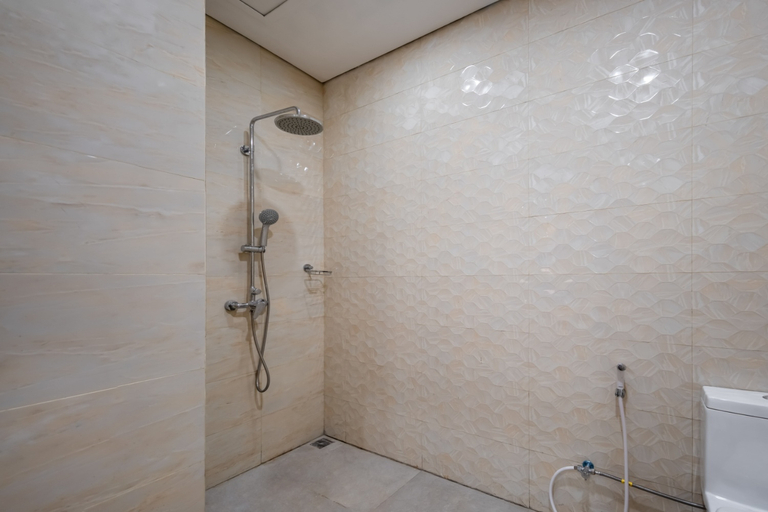 Bathroom 5, Cove Bona Sort Pasar Baru, Central Jakarta