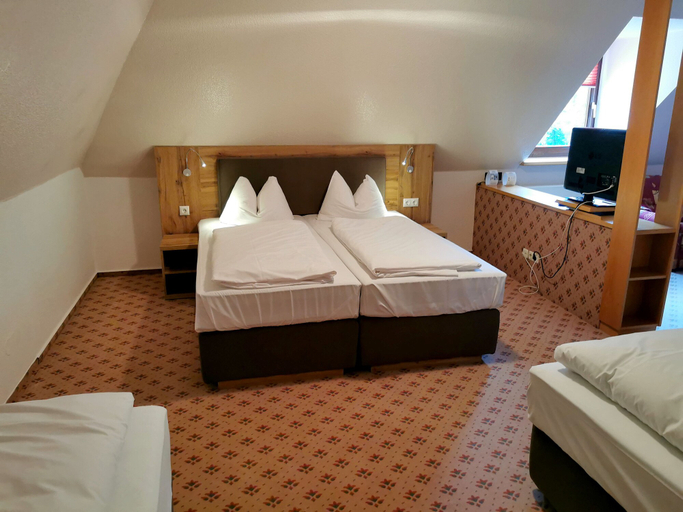 Bedroom 4, Heidehotel Soltauer Hof, Heidekreis