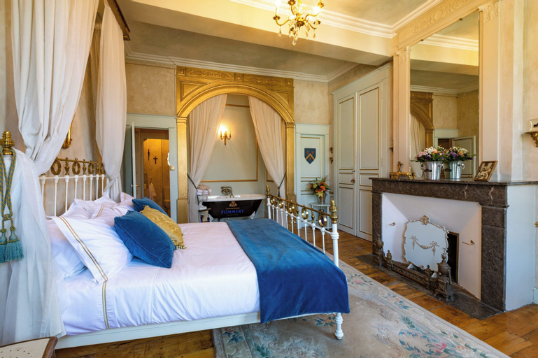 Champagne House, Gers