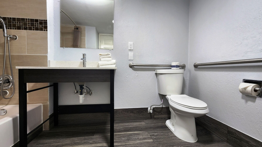 Bathroom 4