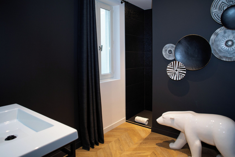 Bathroom 5, Maison TILLOT, Côte-d'Or