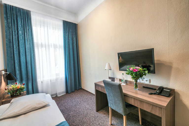 Bedroom 4, Hotel Polonia, Środa Śląska