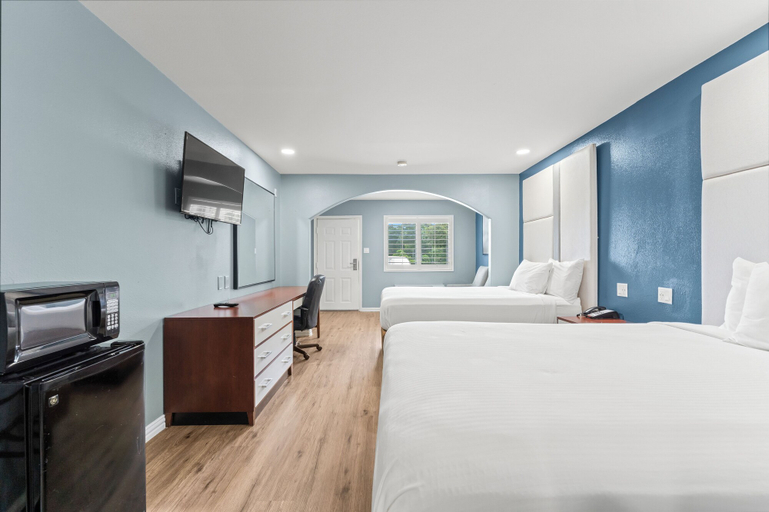 Bedroom 3, Executive Inn and Suites, Montgomery