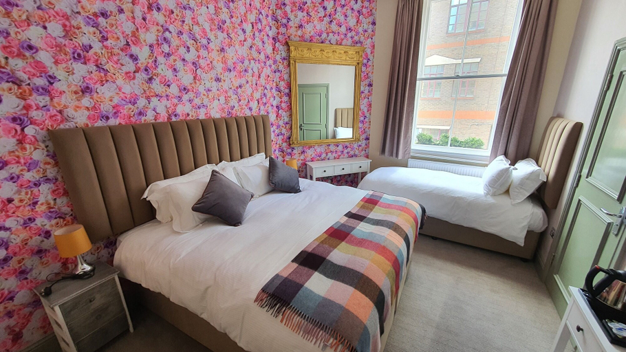 Bedroom 5, The Griffin Belle Hotel Vauxhall, London