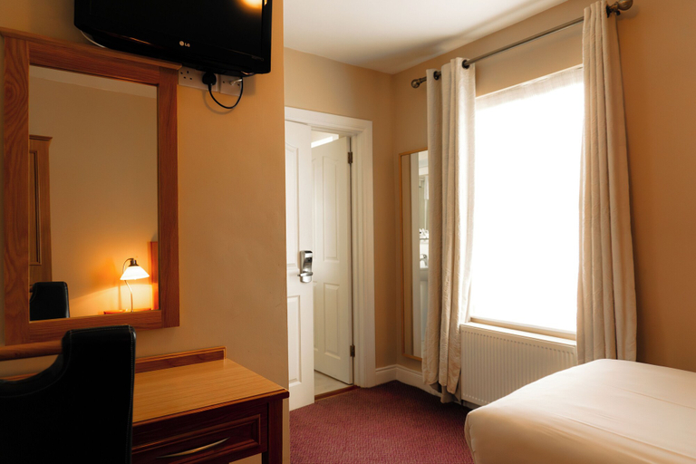 Bedroom 3, Phoenix Park Hotel, Dublin