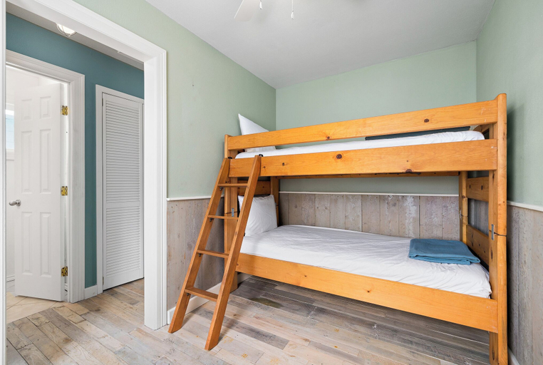 Bedroom 3, Crab House, Aransas