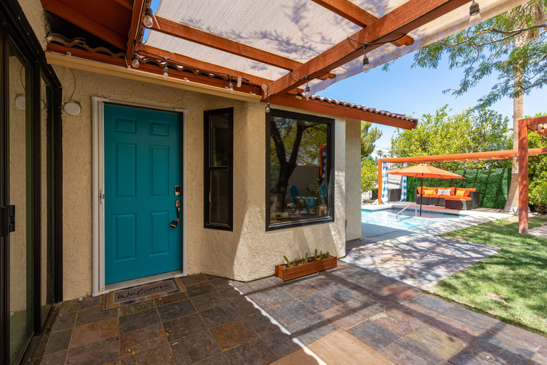 Exterior & Views 2, Palm Paradise, Riverside