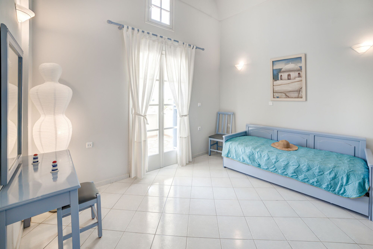 Bedroom 5, Monolithia, South Aegean