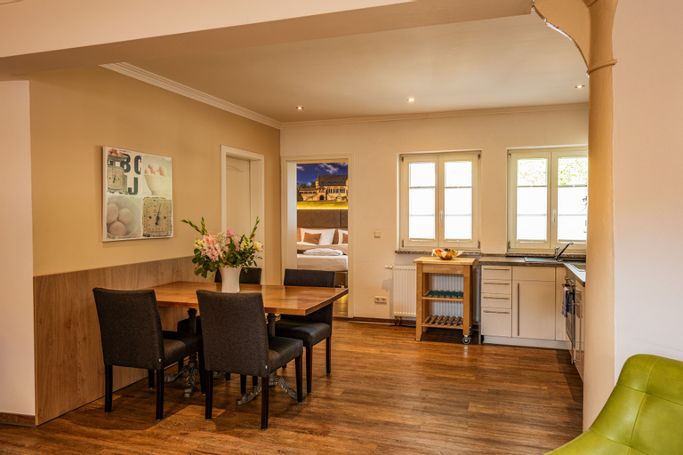 Dining Room 10