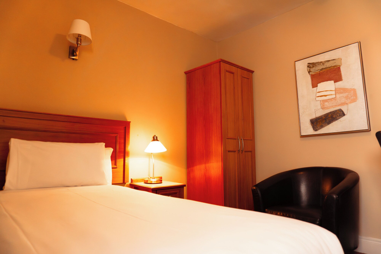 Bedroom 2, Phoenix Park Hotel, Dublin