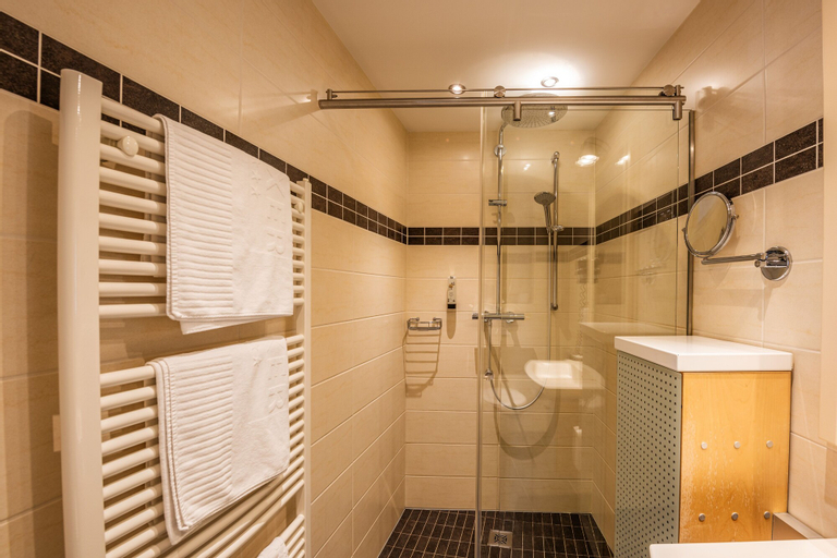 Bathroom 8