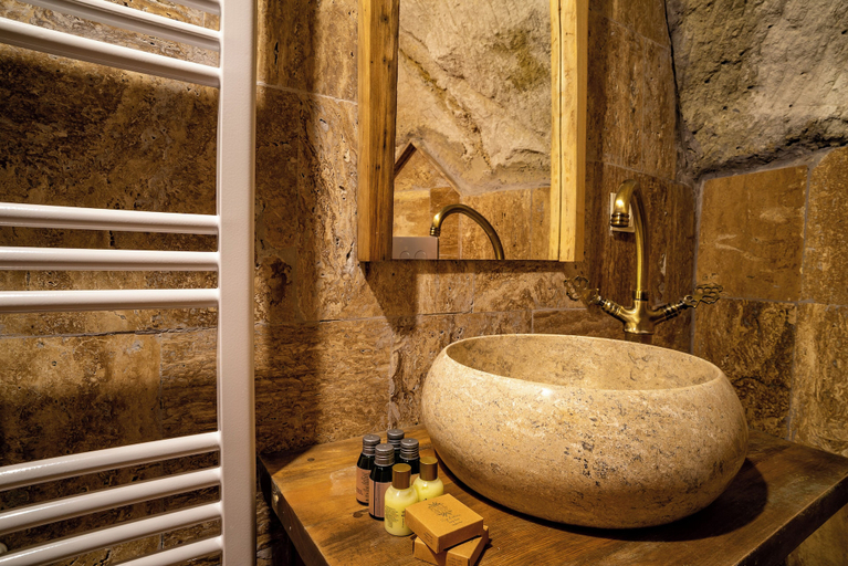 Bathroom 5, Snora Cave Hotel, Nevşehir