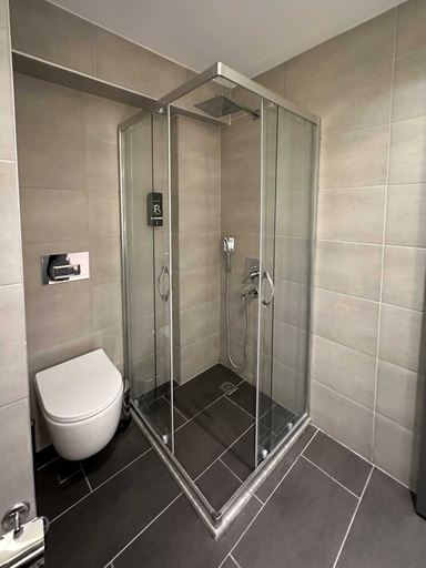 Bathroom 5, The Royals Hotel, Konak