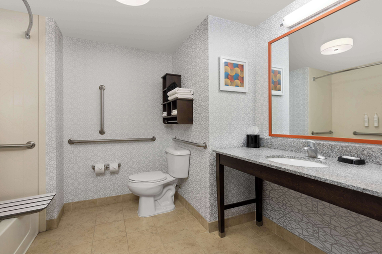 Bathroom 4, Hampton Inn Augusta, Kennebec
