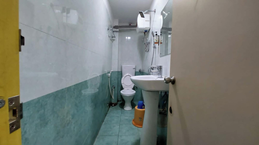 Bathroom, Goroomgo Paradise Bhubaneswar, Cuttack