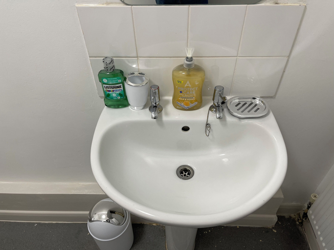 Others 3, Charming 6-bed Apartment in Wembley Area, London