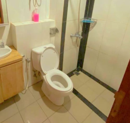 Bathroom, MXY Property at Grand Kamala Lagoon plus Netflix, Bekasi