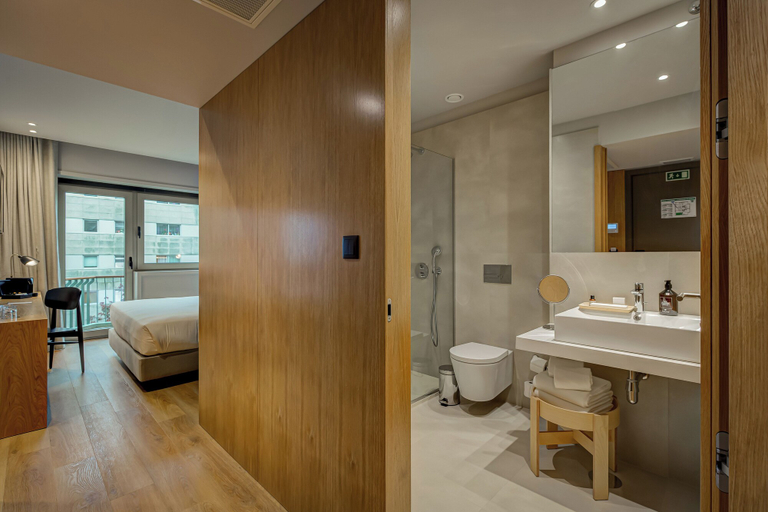 Bathroom 5, Hotel Acta the Clover, Porto