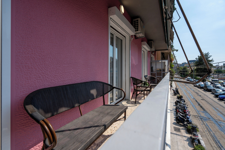 Others 4, Newly Renovated 2Bdr Apt-5min to metro, Attica