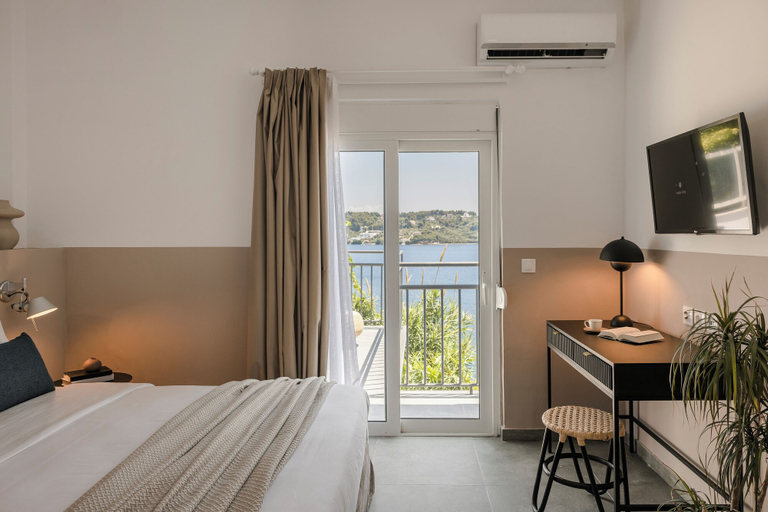 Bedroom 5, The Rock Suites, Thessaly
