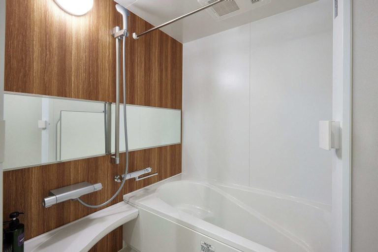 Bathroom 16