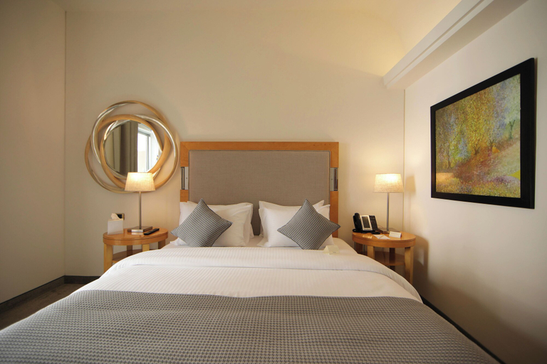 Bedroom 3, Riviera Hotel Beirut, Beirut