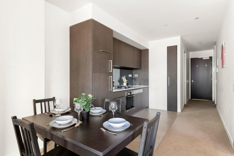 Others 3, Stylish & Modern 2BR Apt Near Victoria Market, Melbourne