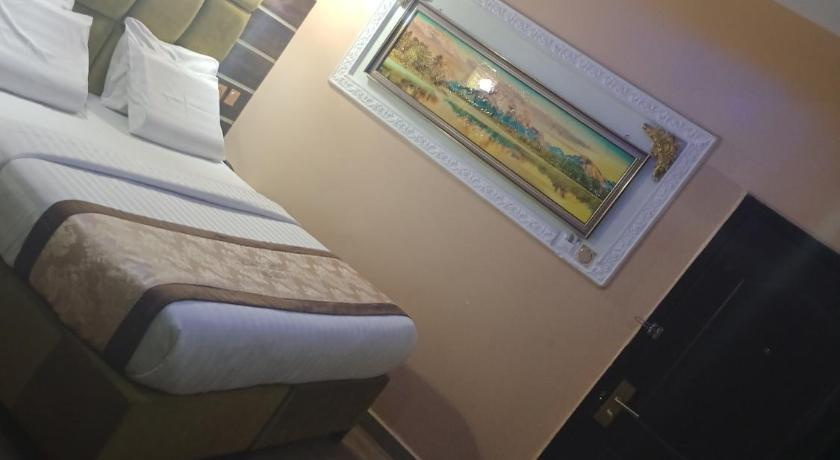 Bedroom 2, Vatican city hotel and suites, Aba North