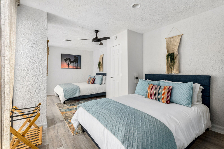 Bedroom 1, Palm Paradise, Riverside