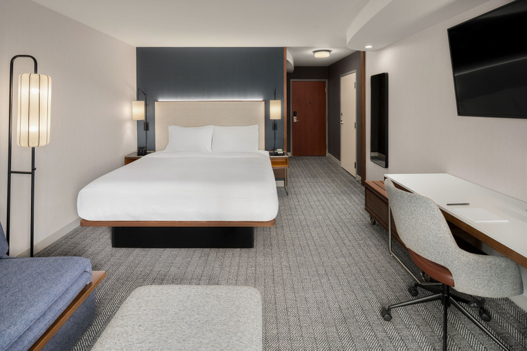 Bedroom 4, Courtyard by Marriott Seattle Bellevue/Downtown, King