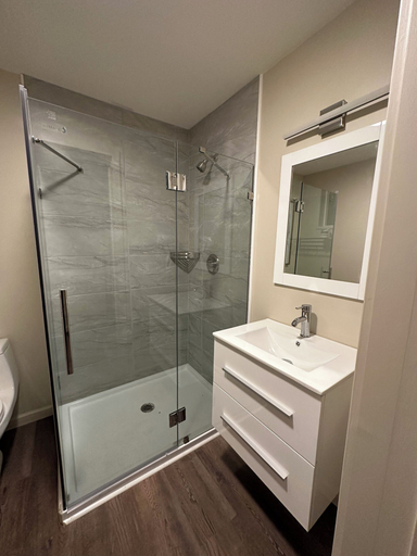 Bathroom 3, Crater Lake Gateway - Highway 140, Klamath