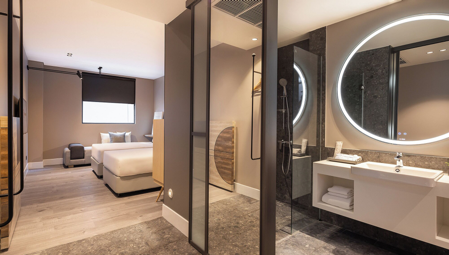 Bathroom 8