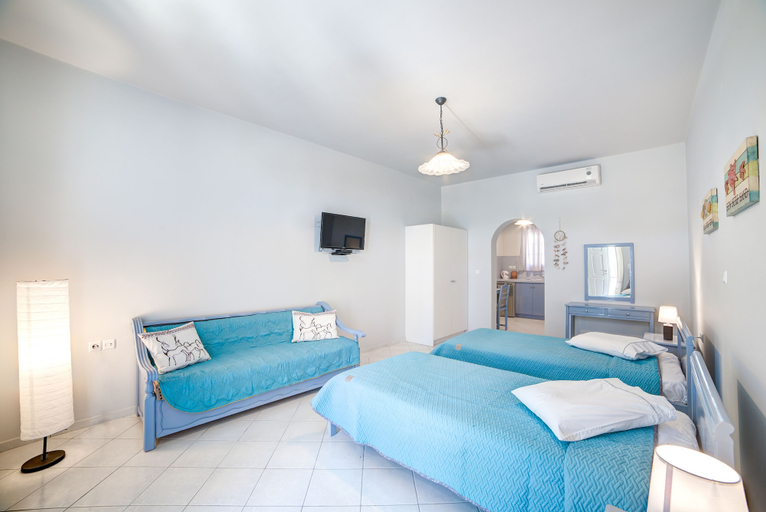 Bedroom 4, Monolithia, South Aegean