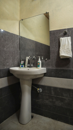Bathroom 4, Beyond Stay Ananhyam Resort Sattal, Gautam Buddha Nagar