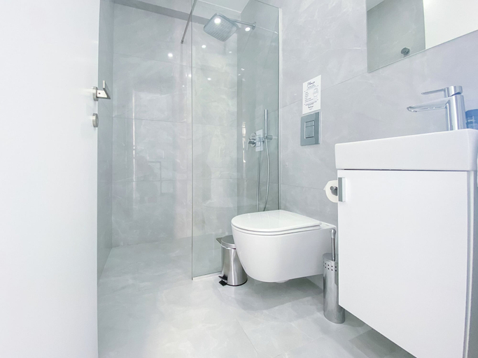 Bathroom, Phaedrus Living Marina Sea 214 Emerald