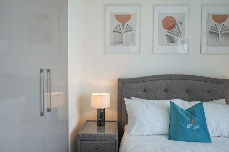Bedroom 5, Yogi - Bright Apartment With Panoramic CityScape Views, Dubai