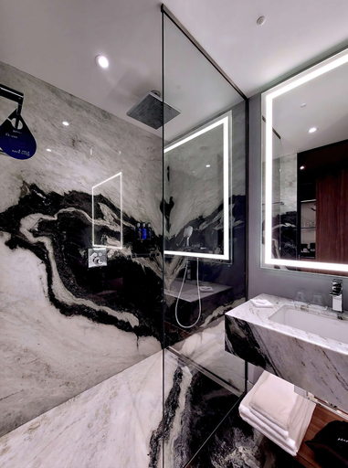 Bathroom, Radisson Blu Aurum Hotel, Brasov, Brasov