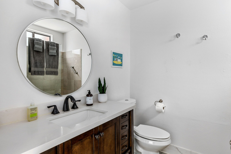 Bathroom 3, Palm Paradise, Riverside