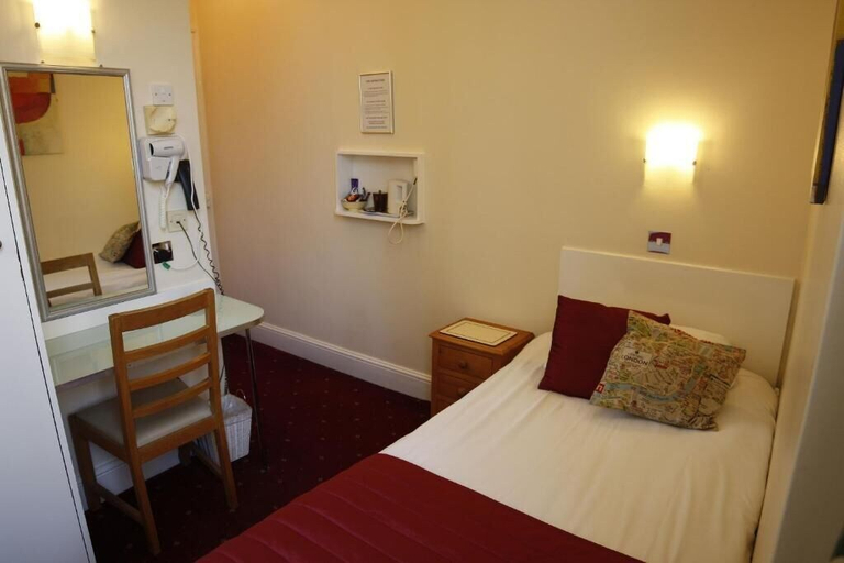 Bedroom 5, The Thanet Hotel, London