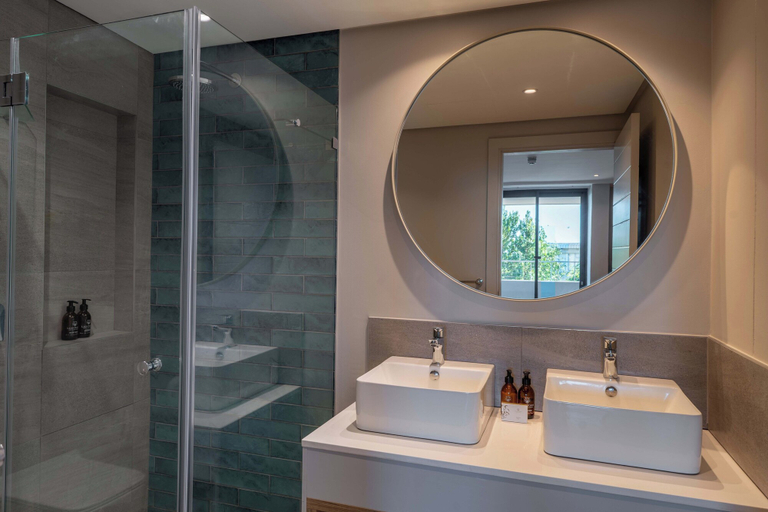 Bathroom 3, Plett Quarter Hotel, Eden