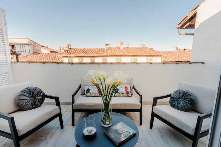Room 2, Casa Marta in Lucca With 2 Bedrooms and 1 Bathrooms, Lucca