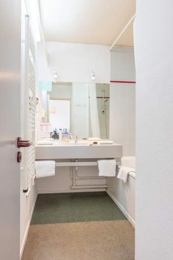 Bathroom 4, CERISE Dax - Les Jardins du Lac, Landes