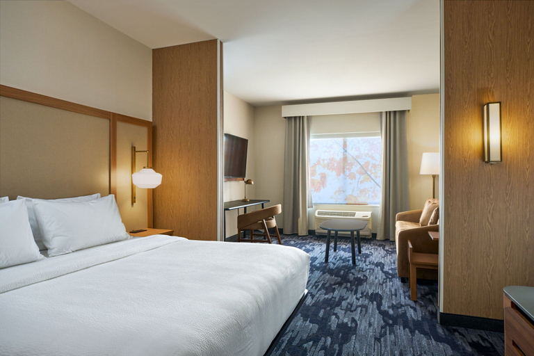 Bedroom 3, Fairfield Inn & Suites by Marriott Hagerstown, Washington