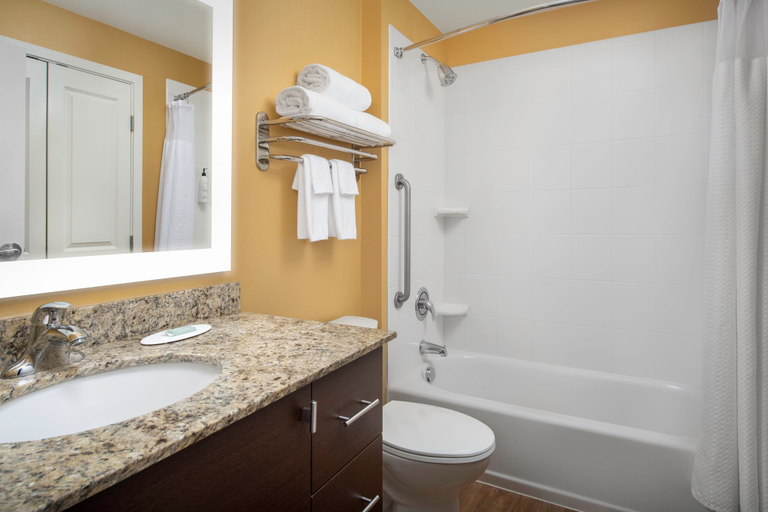Bathroom 4, TownePlace Suites by Marriott Portland Vancouver, Clark