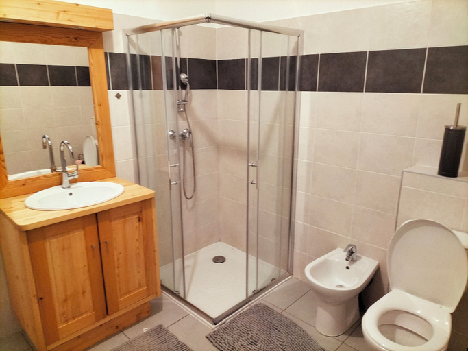 Bathroom 5, Maison de Catherine, Hautes-Alpes