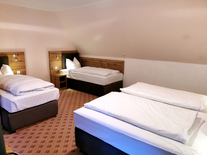 Bedroom 3, Heidehotel Soltauer Hof, Heidekreis