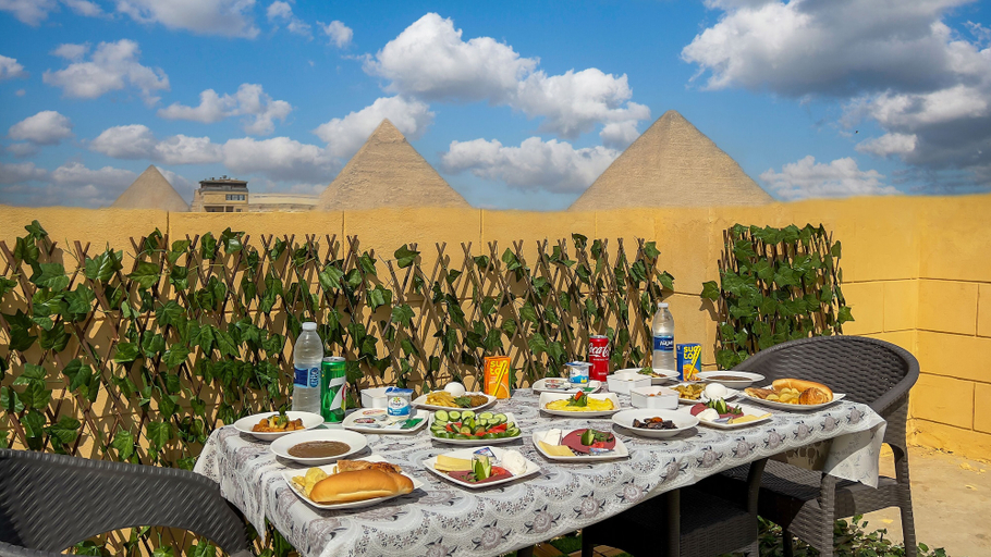Food & Drinks, AlaskaPyramidsView, Giza