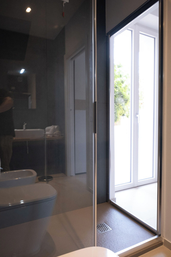 Bathroom 3, Nautika Suites, Sassari