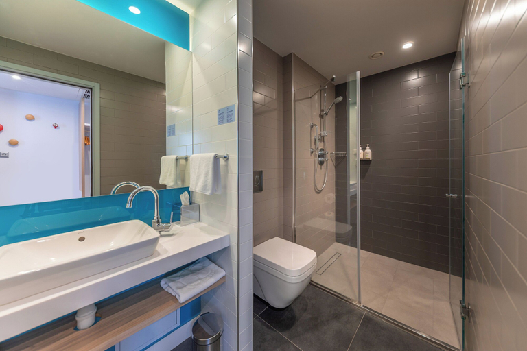 Bathroom 5, Holiday Inn Express YEREVAN by IHG, Yerevan