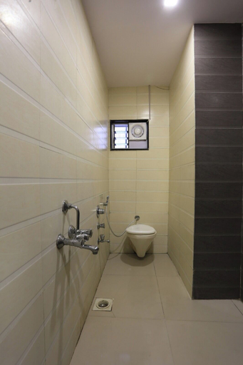 Bathroom 2, Hotel Suraj inn, Surat